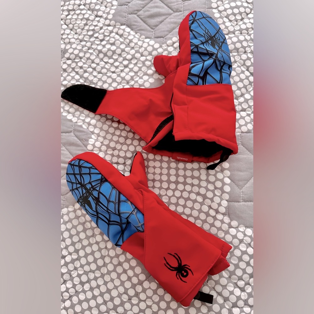 Spyder - ski gloves marvel colection 3-4 toddler worn once